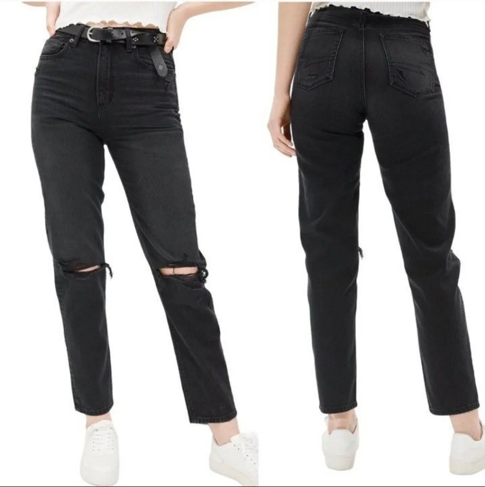 American Eagle Mom Straight Jeans